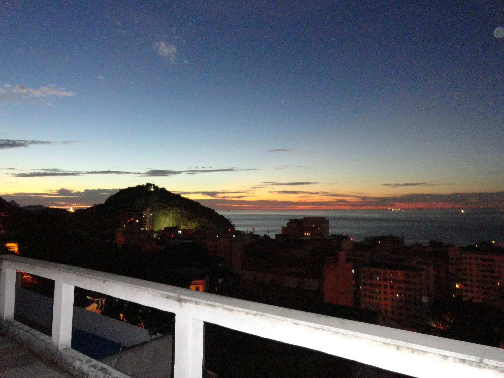 Sunset at Morro da Babilônia - Barbecue & Authentic Vibe - Image